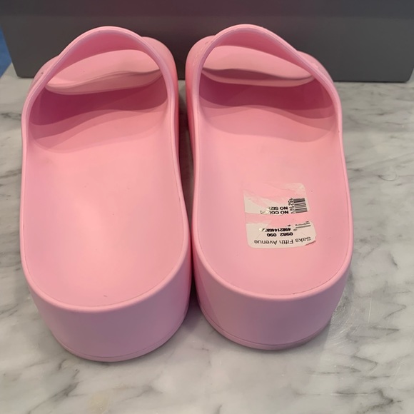 balenciaga mono logo platform pool slides